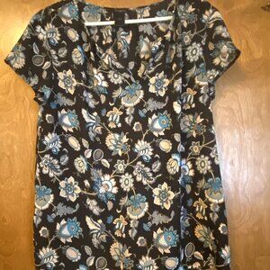 Short sleeve blouse with paisley/floral print